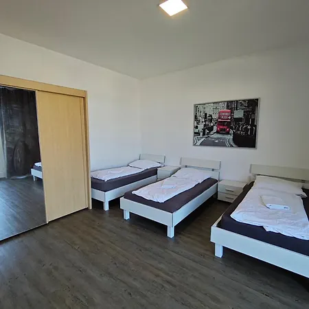 Spacious Worker With Rooftop Terrace - Up To 21 Guests